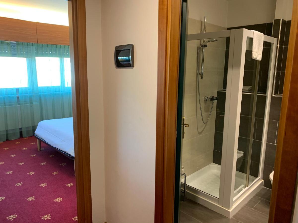 Hotel Cristallo أوديني المظهر الخارجي الصورة