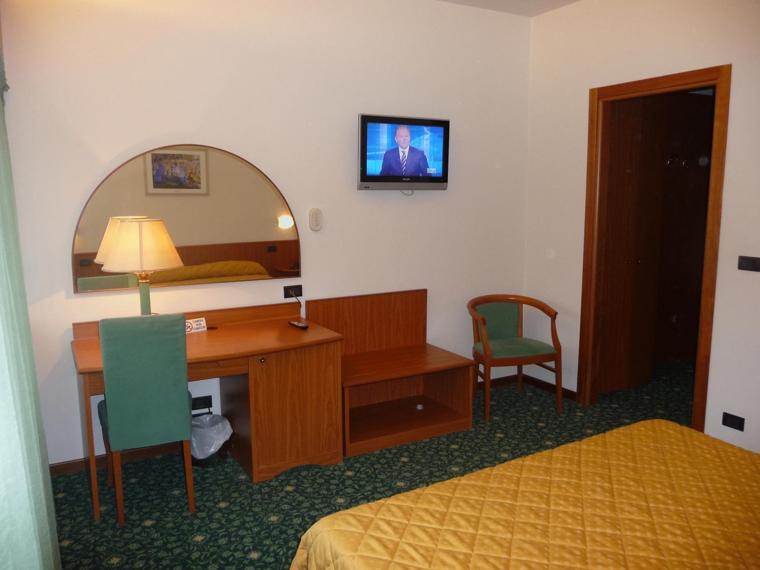 Hotel Cristallo أوديني المظهر الخارجي الصورة
