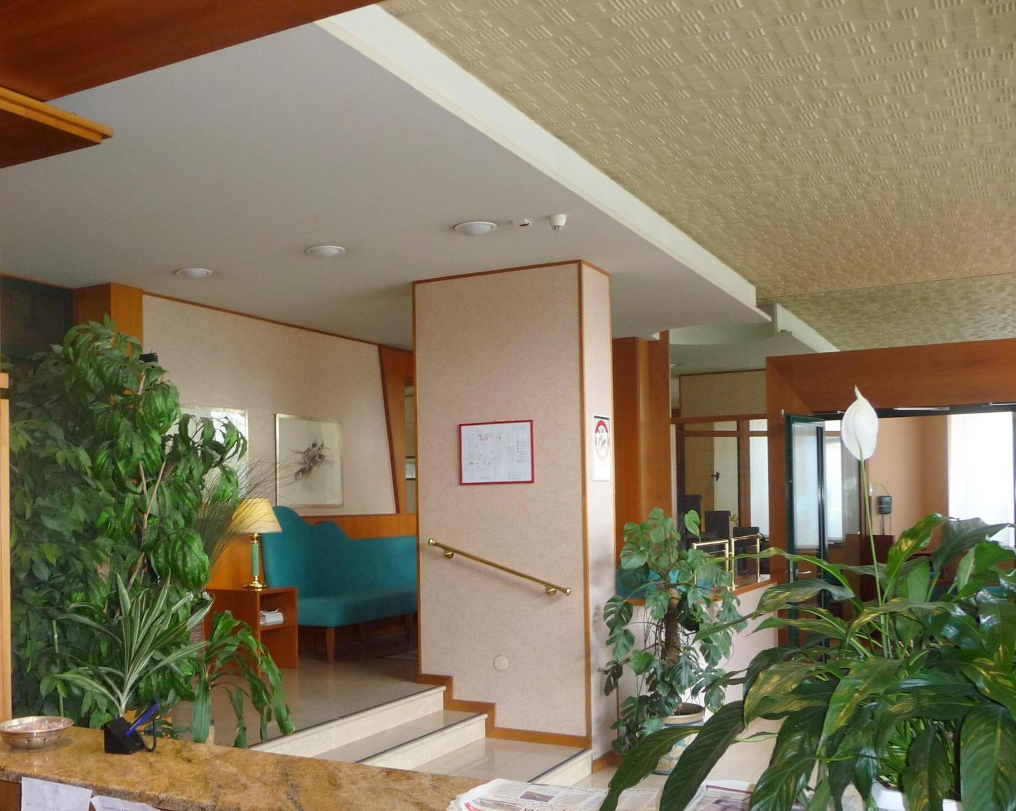 Hotel Cristallo أوديني المظهر الخارجي الصورة