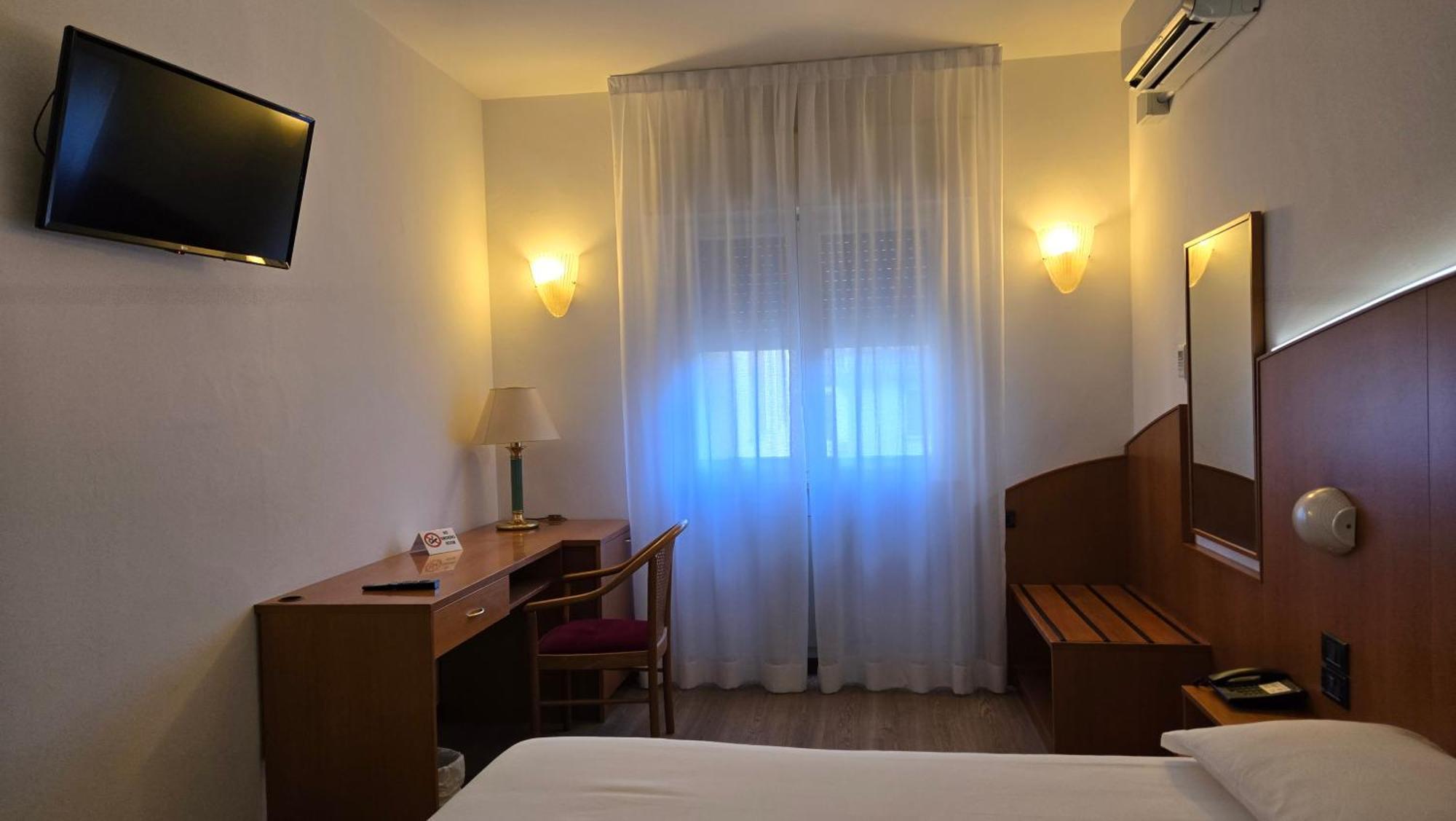 Hotel Cristallo أوديني المظهر الخارجي الصورة