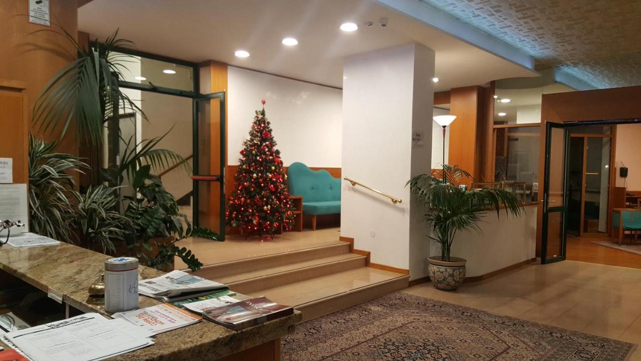 Hotel Cristallo أوديني المظهر الخارجي الصورة