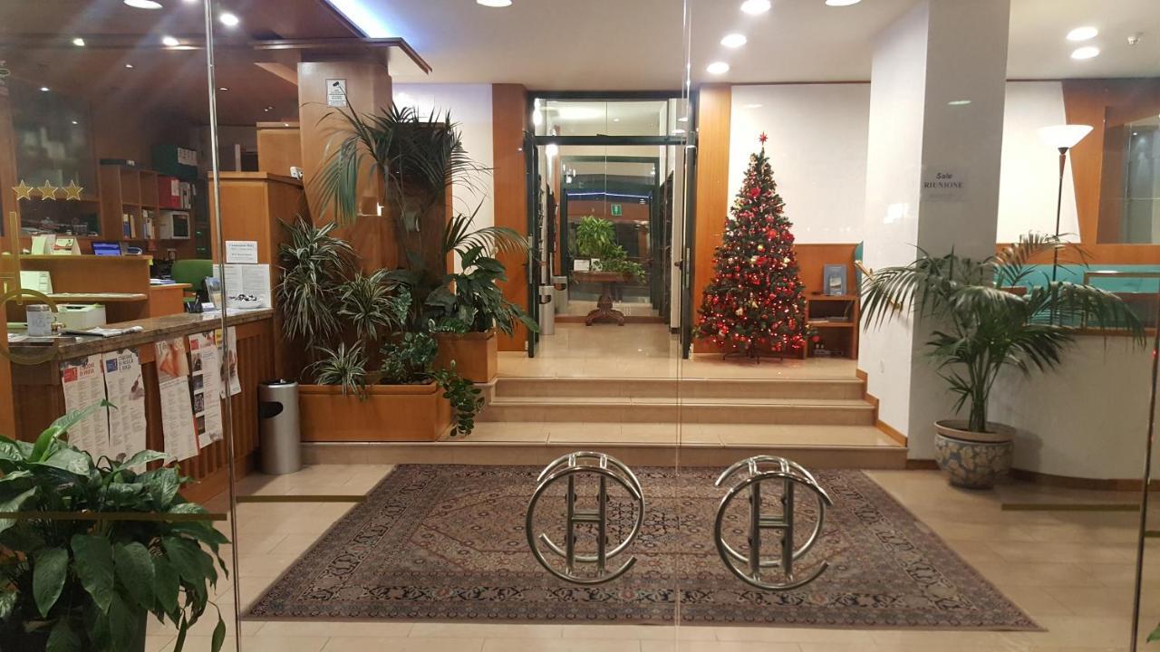 Hotel Cristallo أوديني المظهر الخارجي الصورة